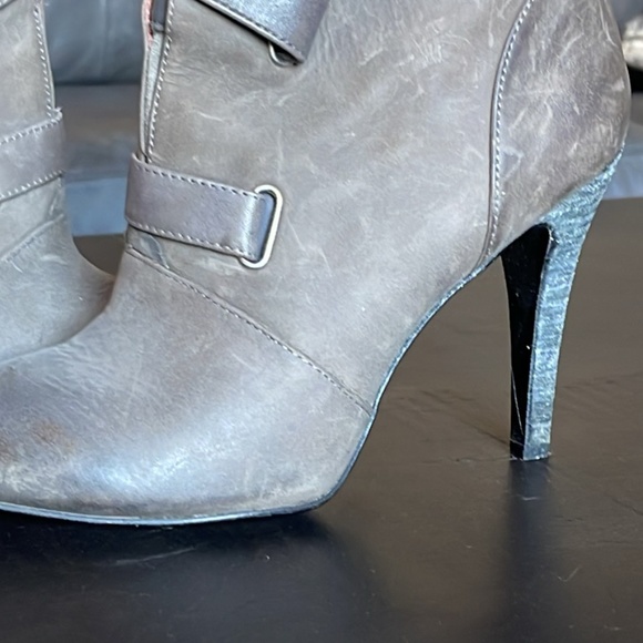 Beautiful soft leather grey boots - Picture 6 of 7